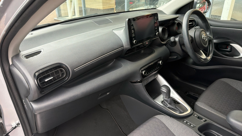 Toyota Yaris 1.5 Hybrid Design 5dr CVT Hybrid Hatchback